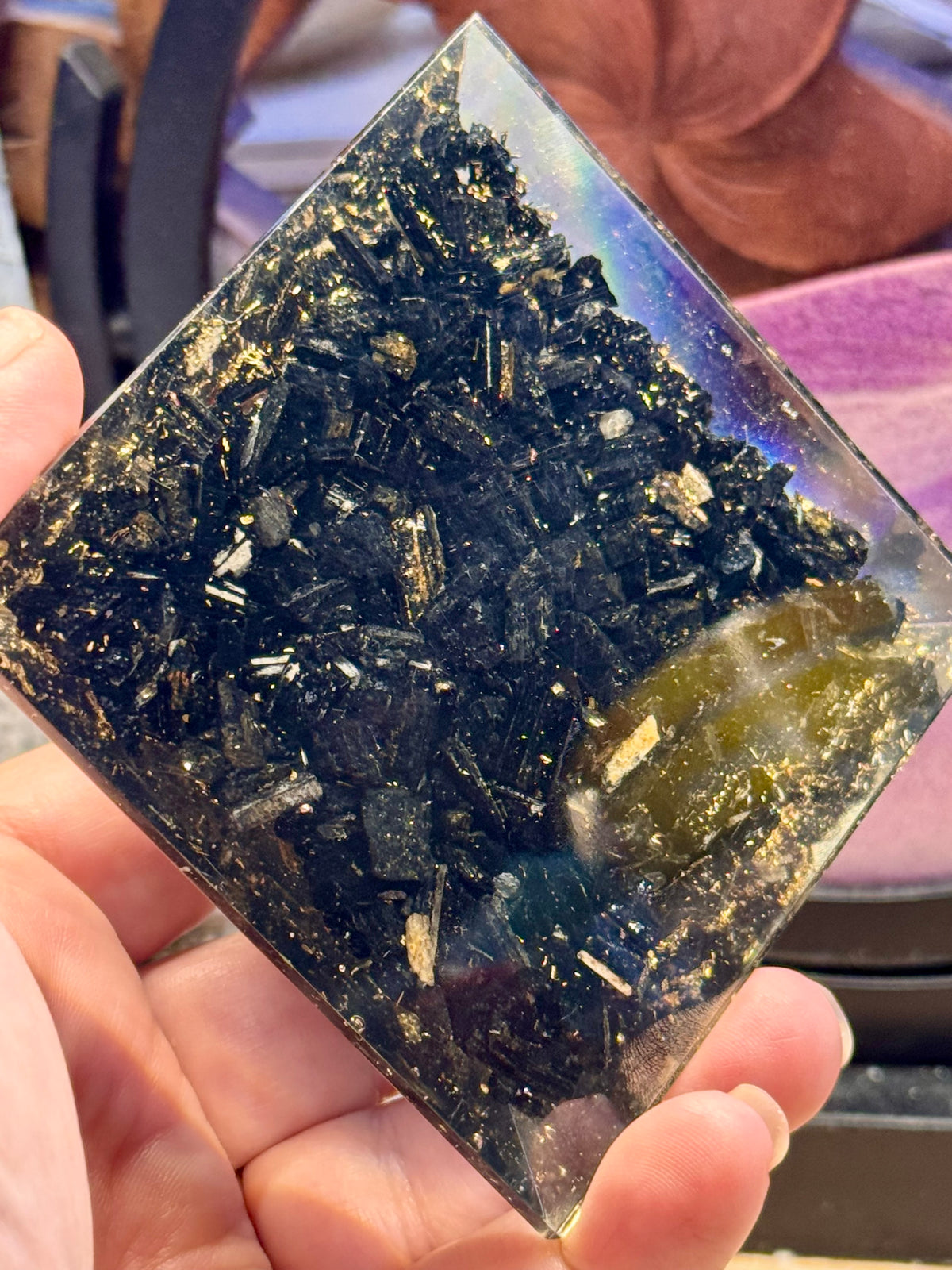 Orgonite Pyramidale "Protection contre les énergies négatives"