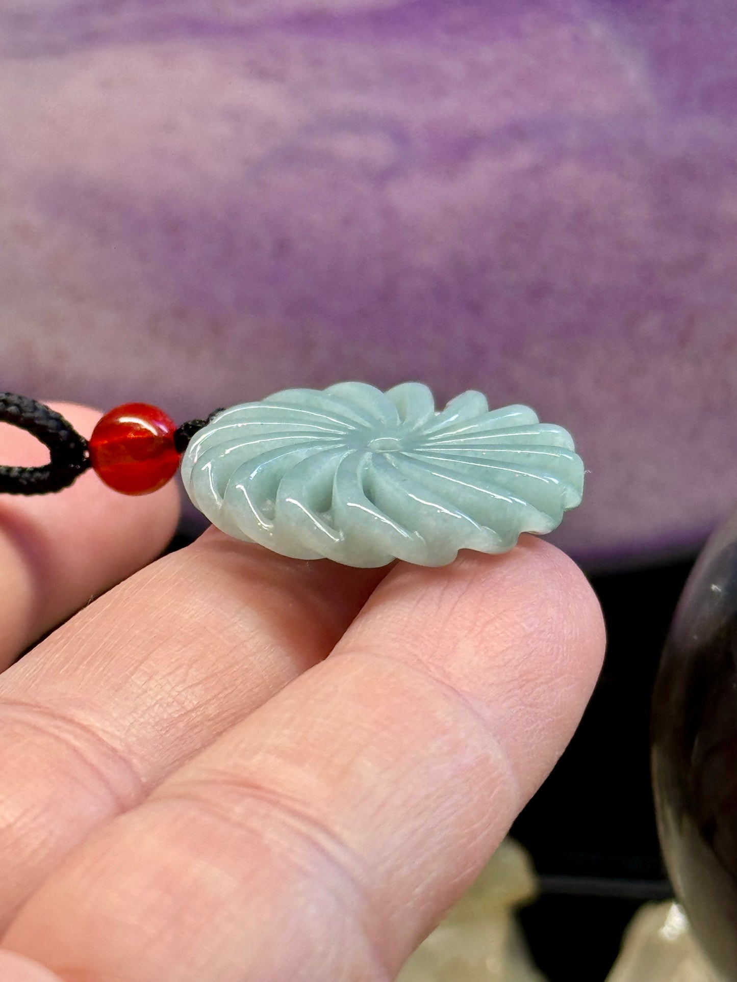 Collier avec sphère de Jade