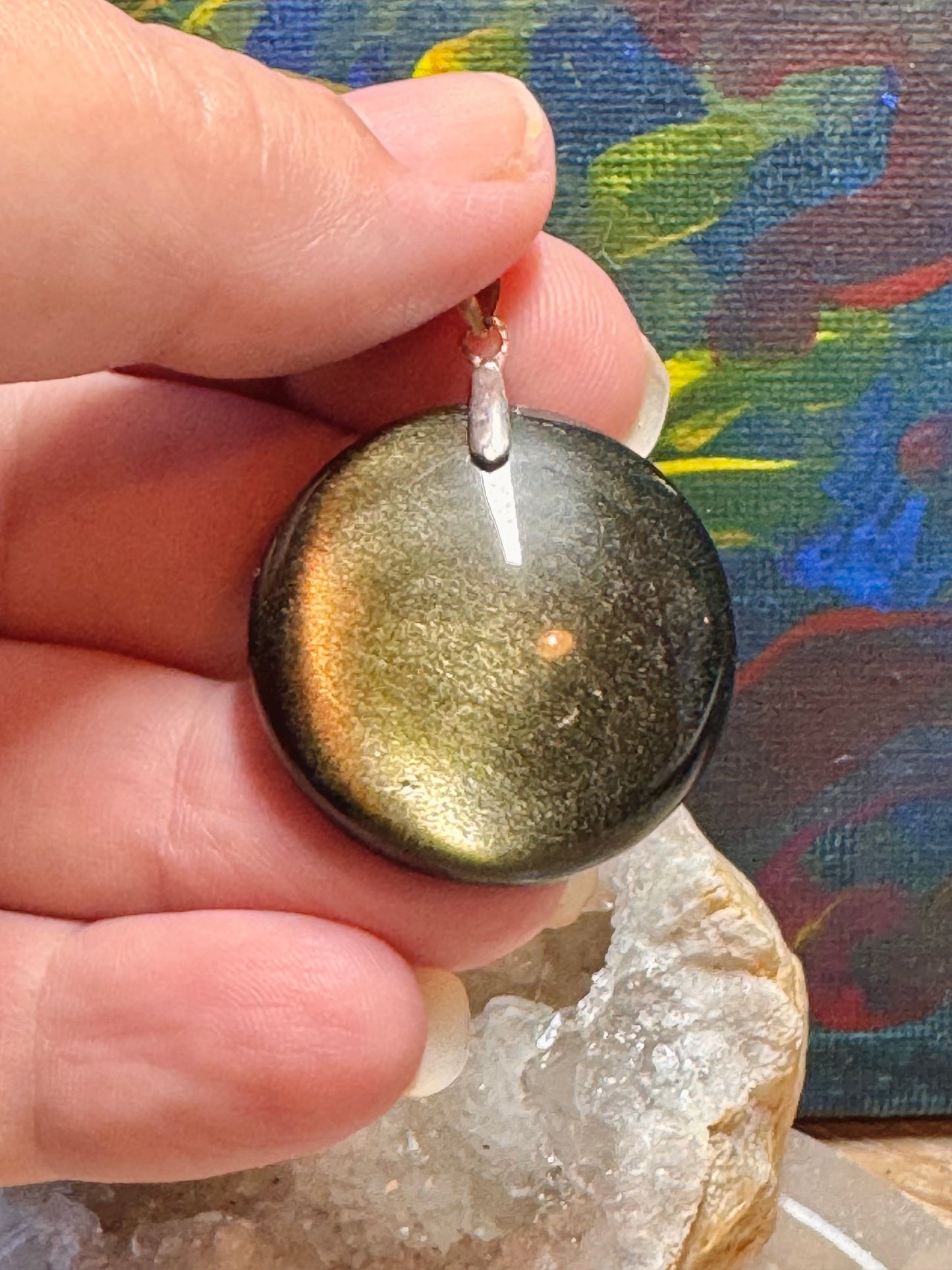 Pendentif en obsidienne dorée