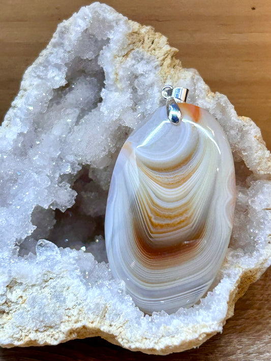Pendentif d’agate rubanée