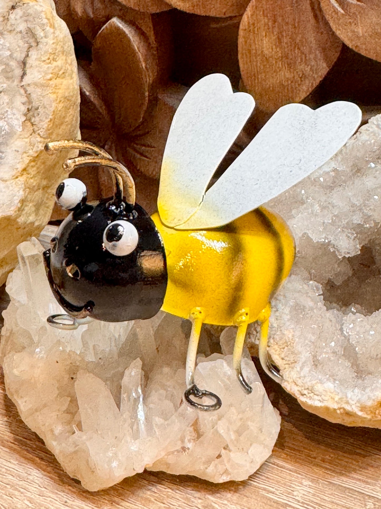 Abeille à suspendre
