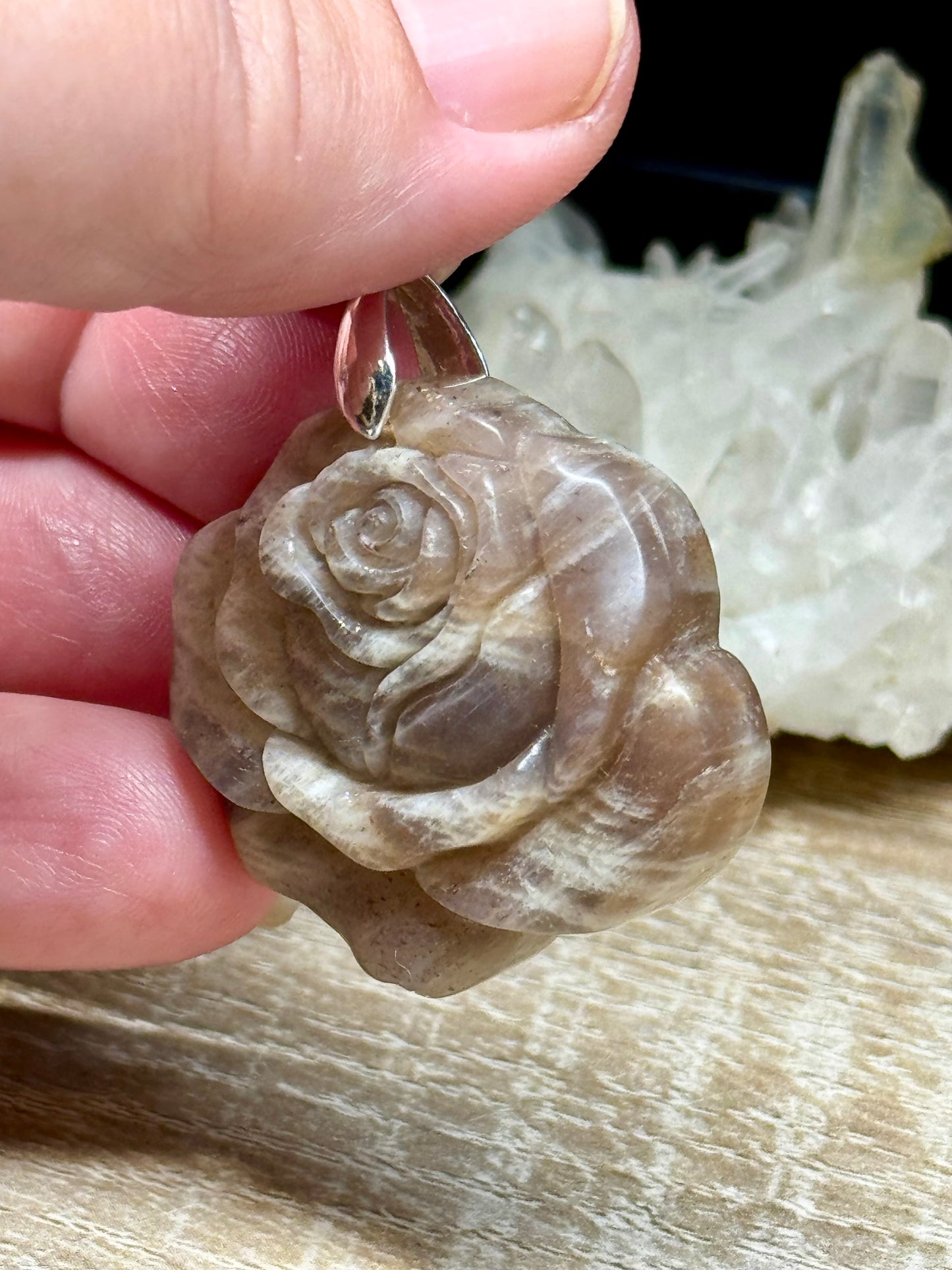 Pendentif en Pierre de lune - Forme de Rose