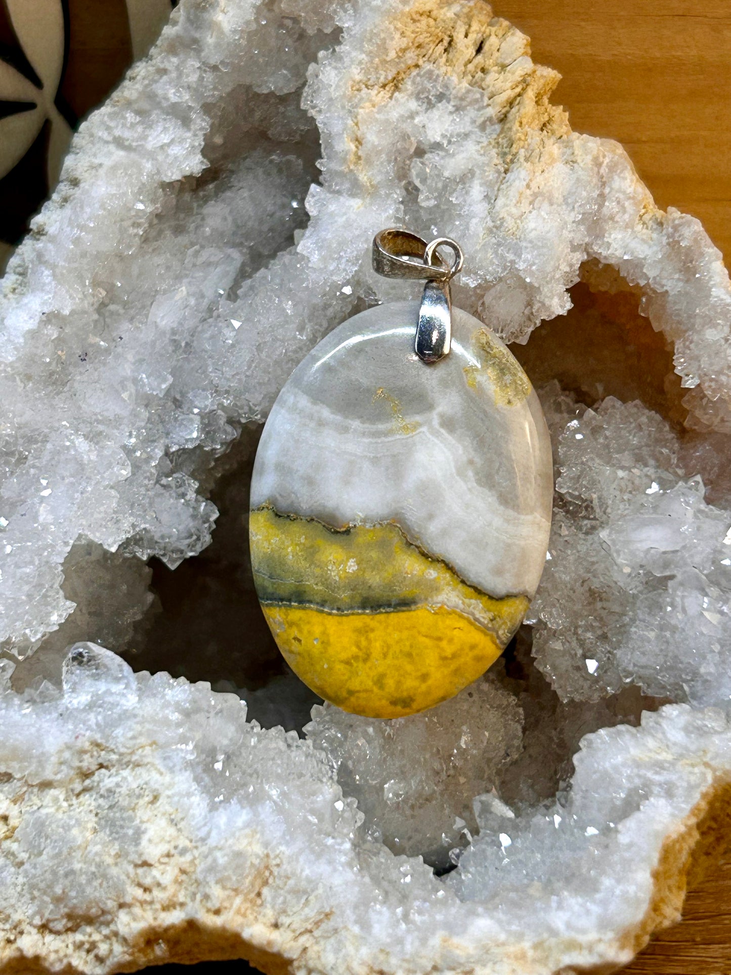 Pendentif de jaspe bumblebee