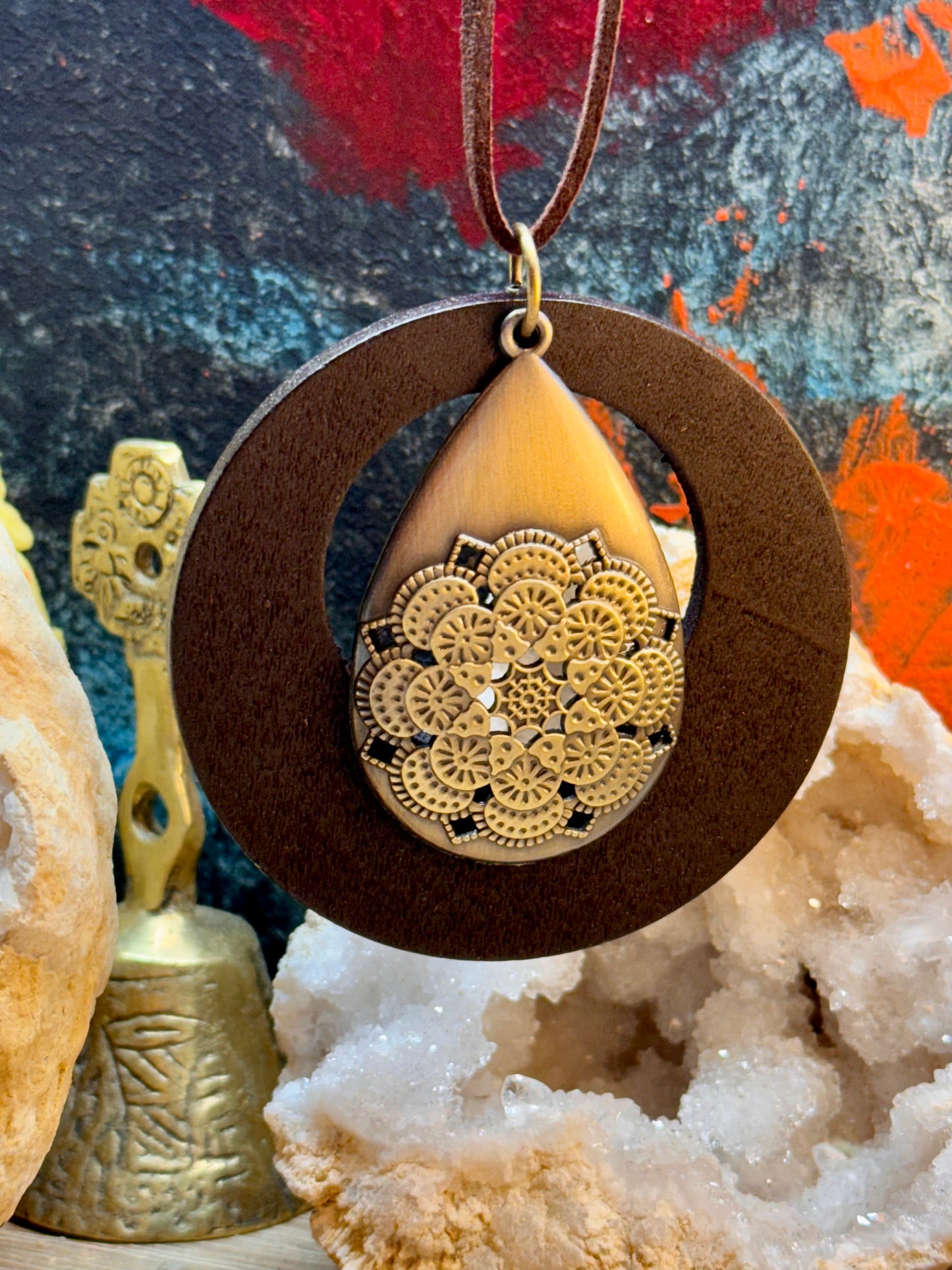 Collier long bois Mandala