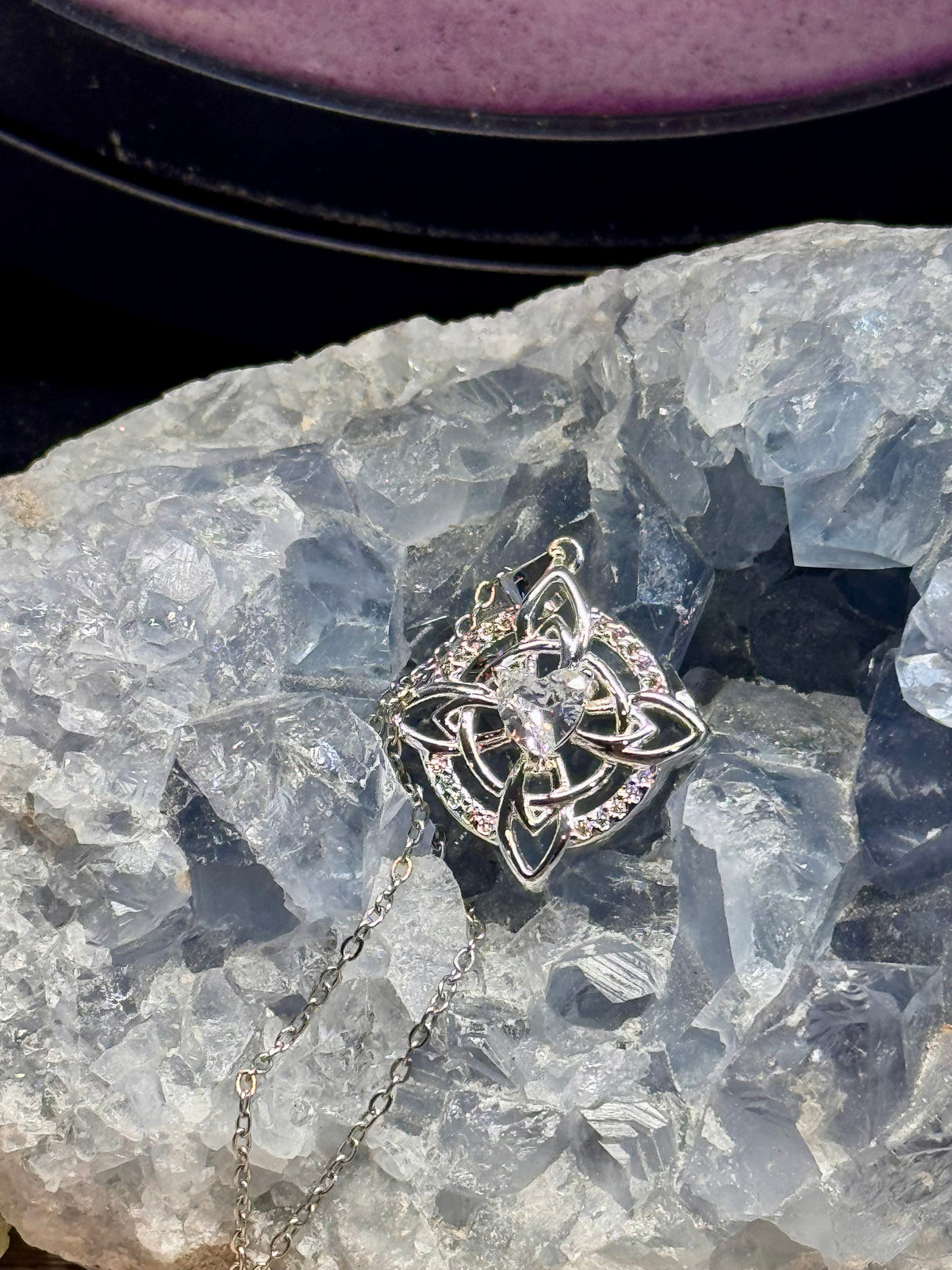 Collier pendentif Noeud de Sorcière