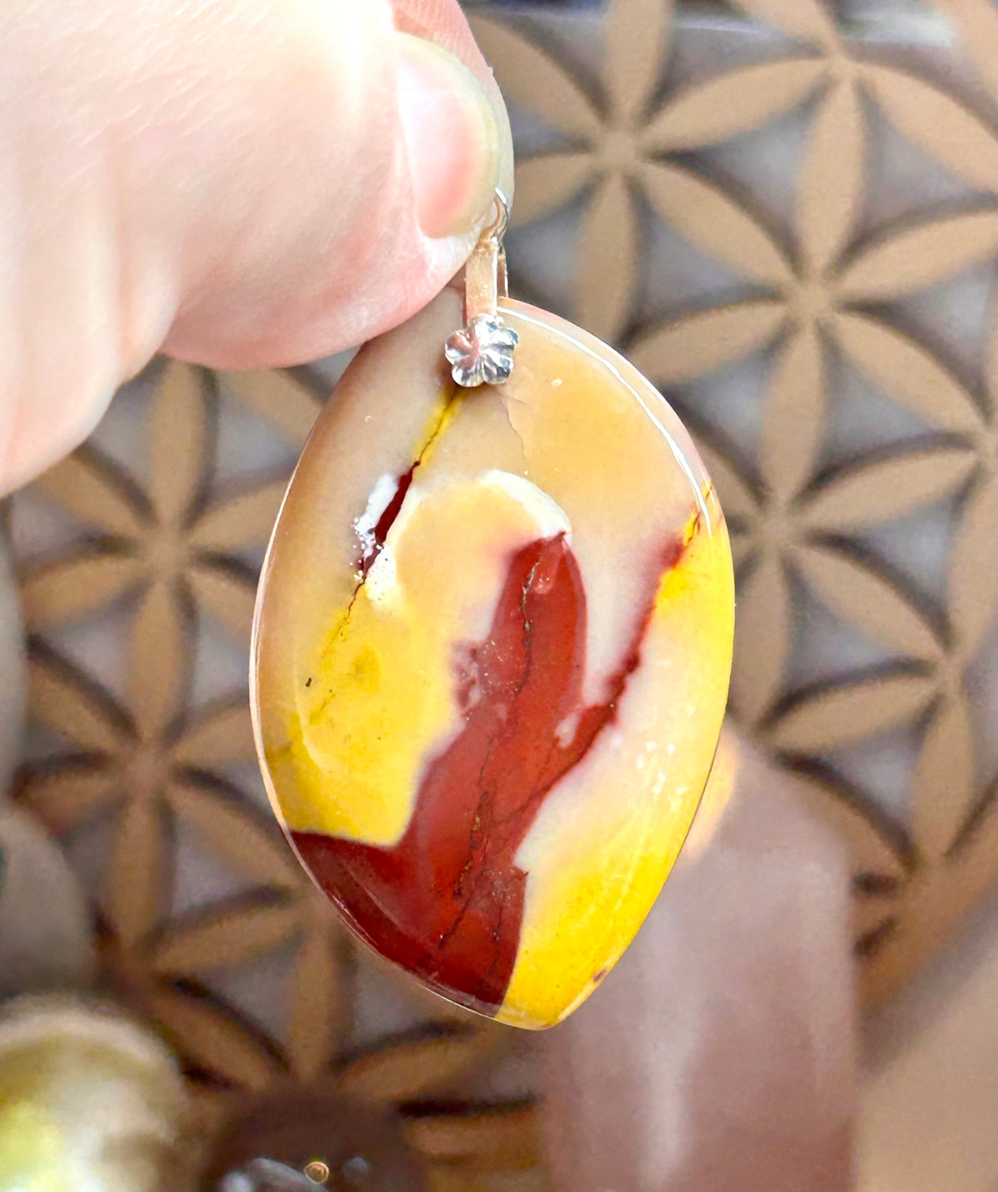 Pendentif de jaspe mokaïte