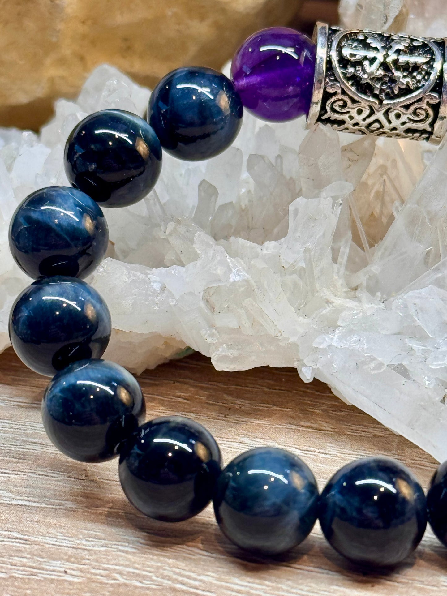 Bracelet œil de faucon et d’améthyste "Tolérance et Harmonie"