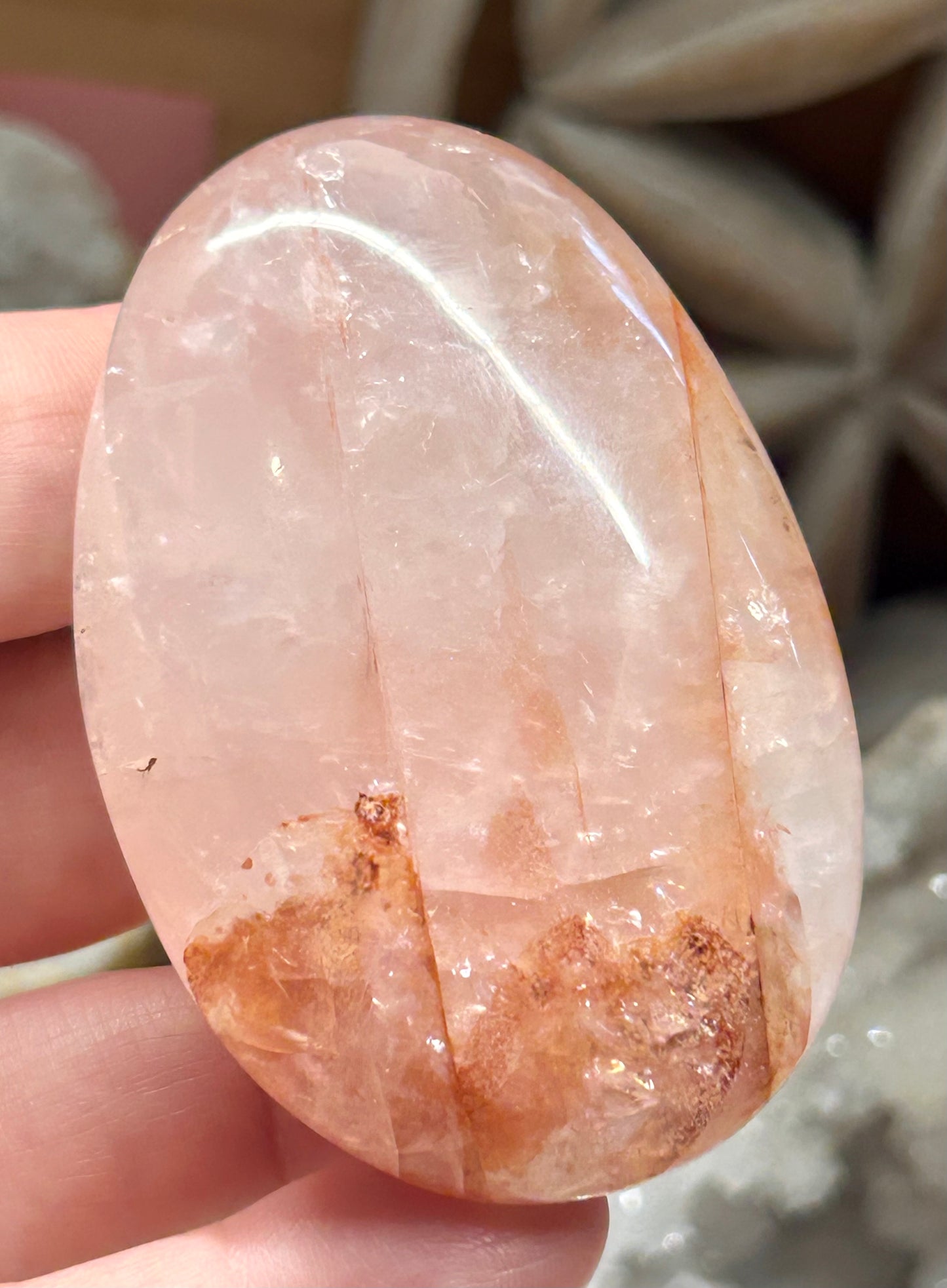 Galet de quartz hématoïde rouge