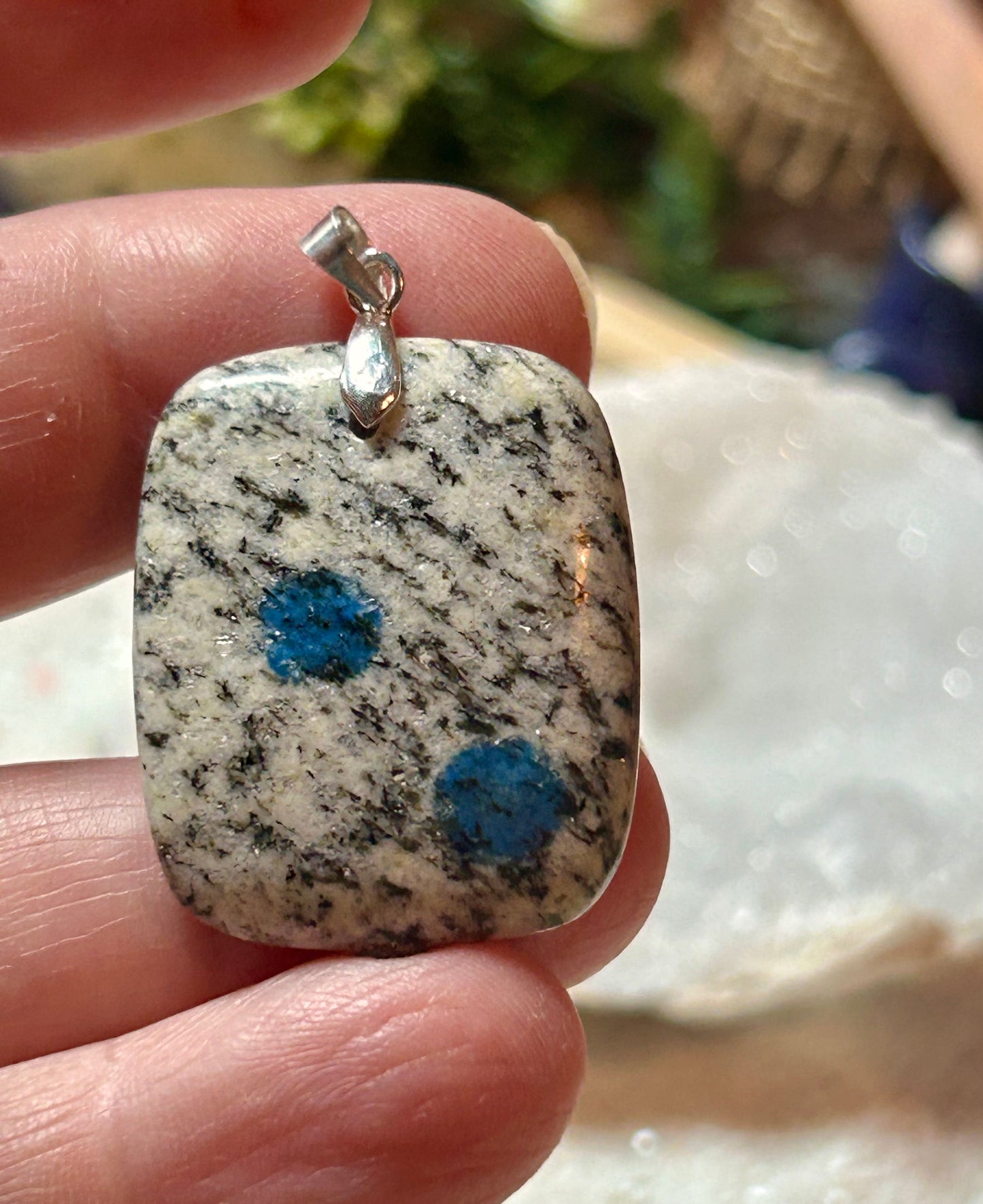 Pendentif de jaspe K2