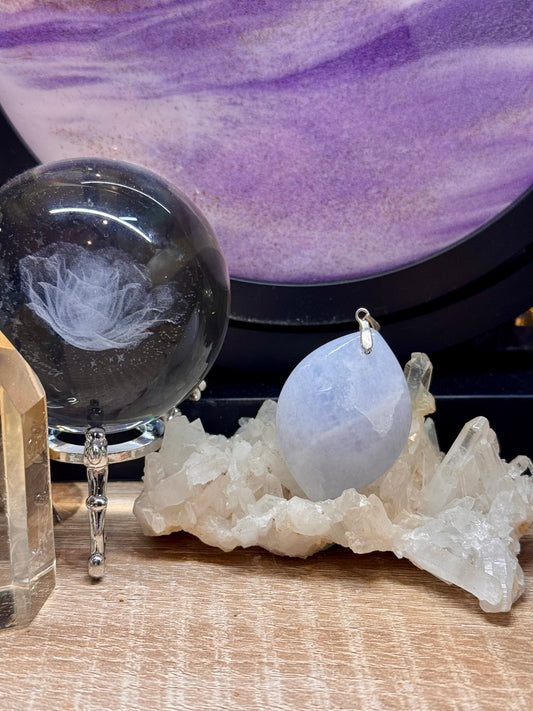 Pendentif de calcite bleue