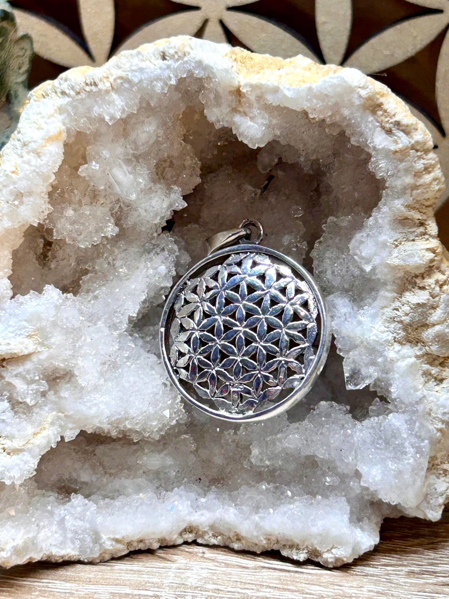 Pendentif de fleur de vie en argent