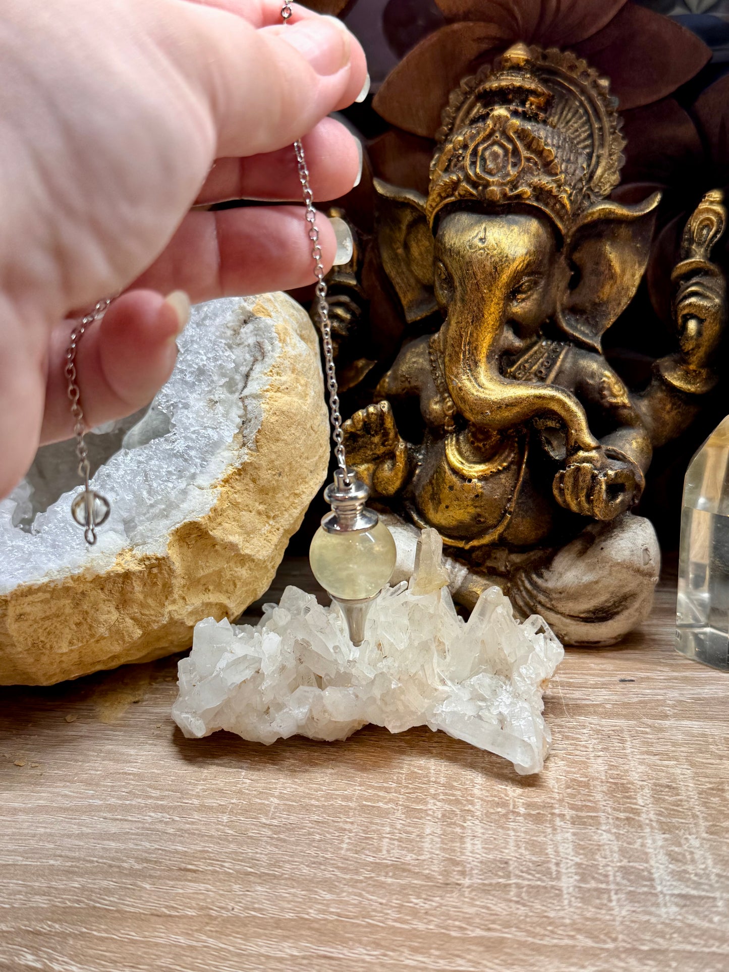Pendule sphérique en citrine