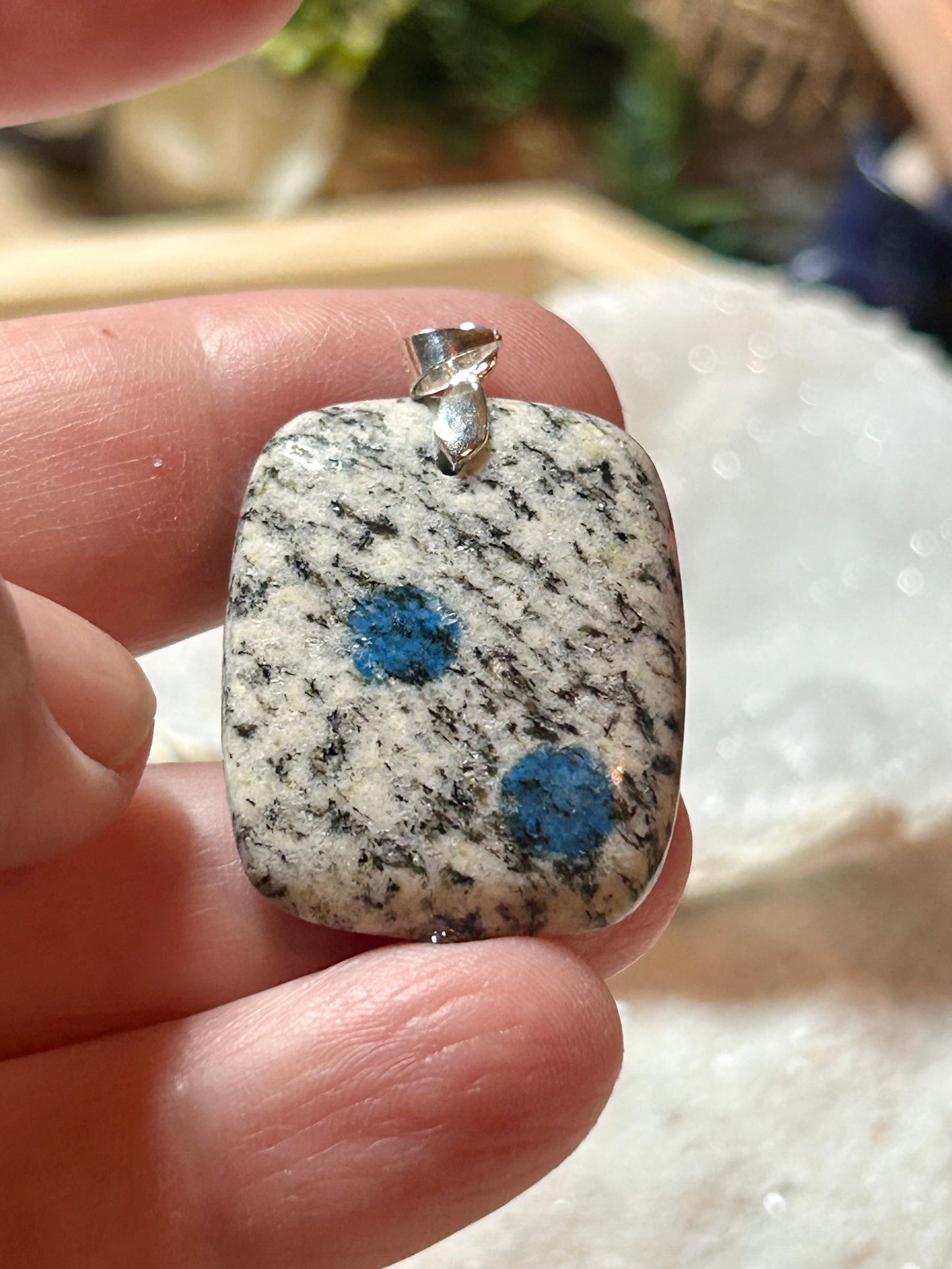 Pendentif de jaspe K2