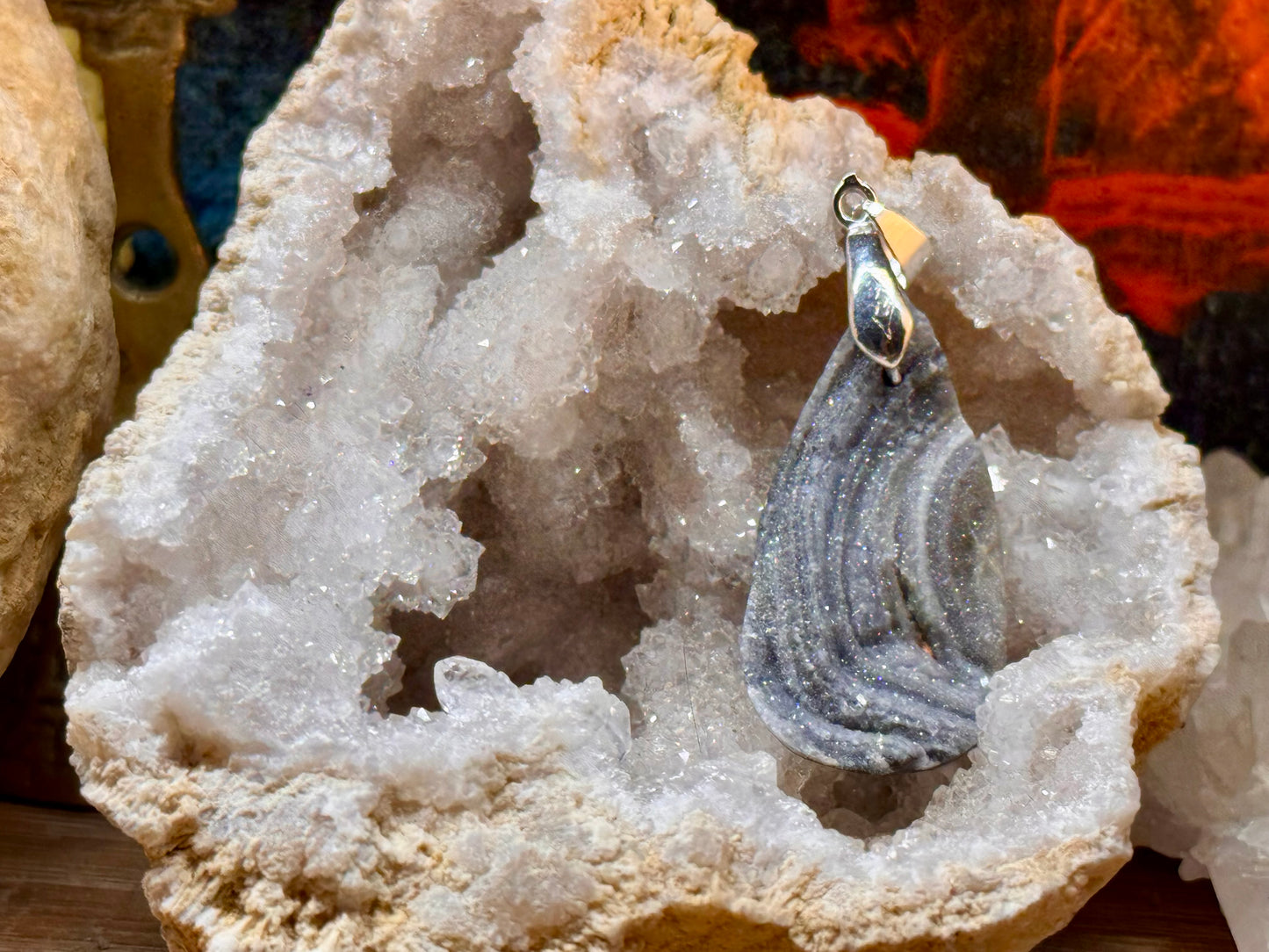 Pendentif de calcédoine drusy