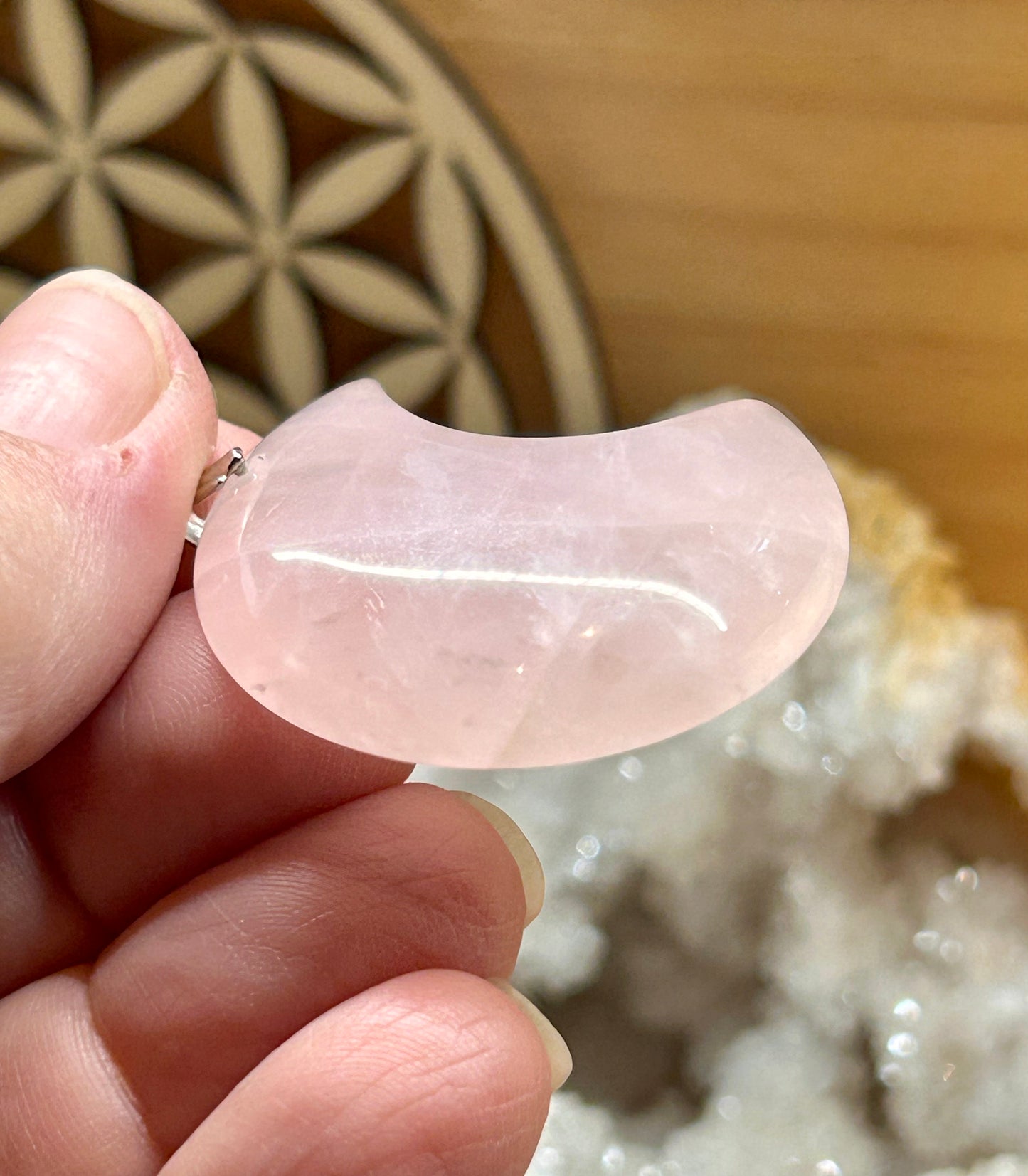 Pendentif de quartz rose croissant de lune
