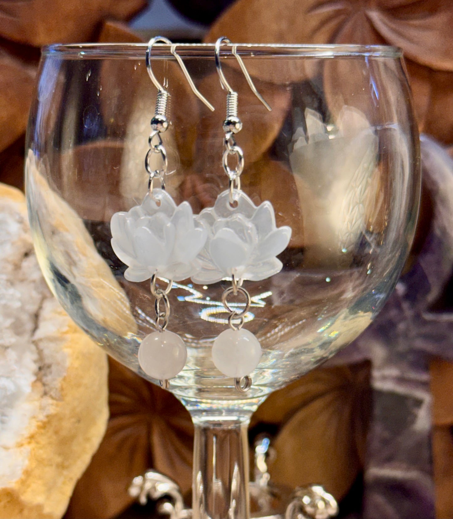 Boucles d’oreilles Lotus Blanc et Jade Blanc