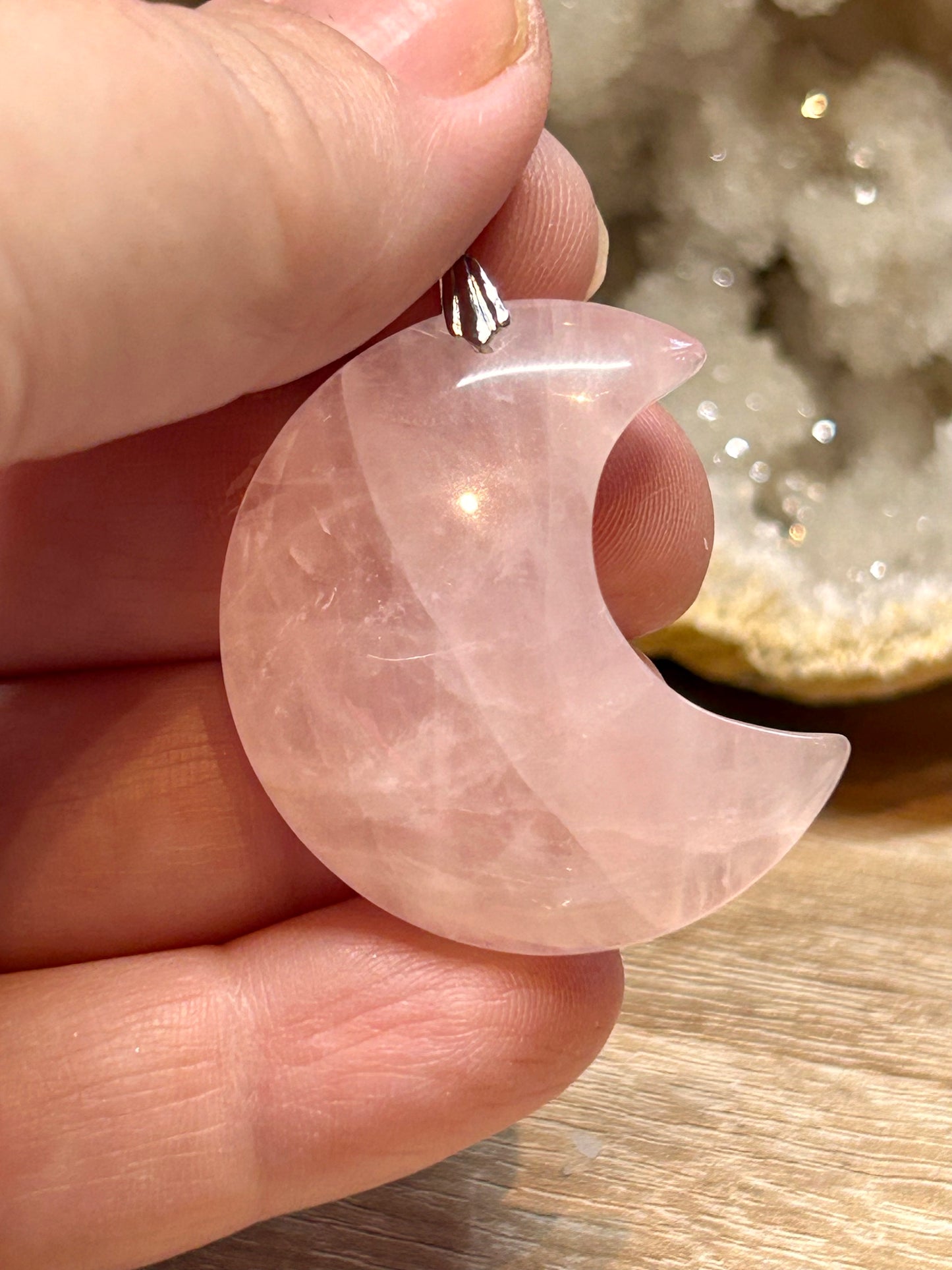Pendentif de quartz rose croissant de lune