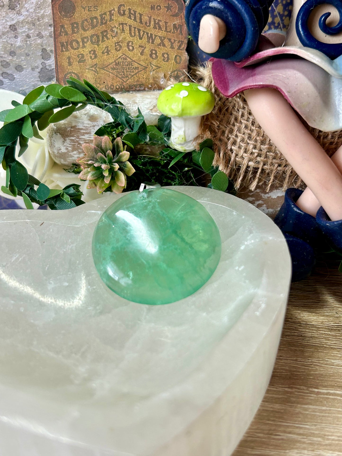 Pendentif de fluorine - bélière en métal argenté