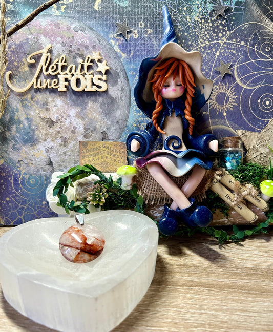 Pendentif de quartz hémaoïde rouge - bélière en métal argenté