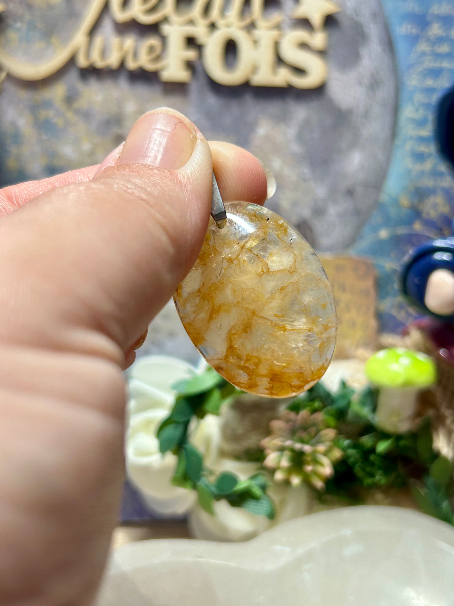 Pendentif de quartz hématoïde jaune - bélière en métal argenté