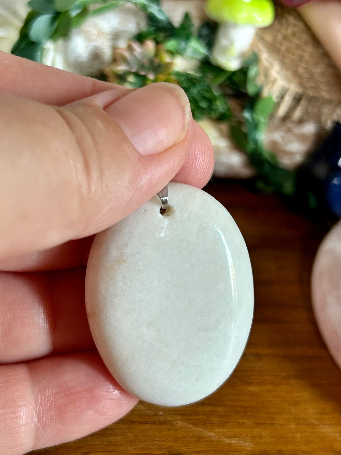Pendentif d’opale blanche