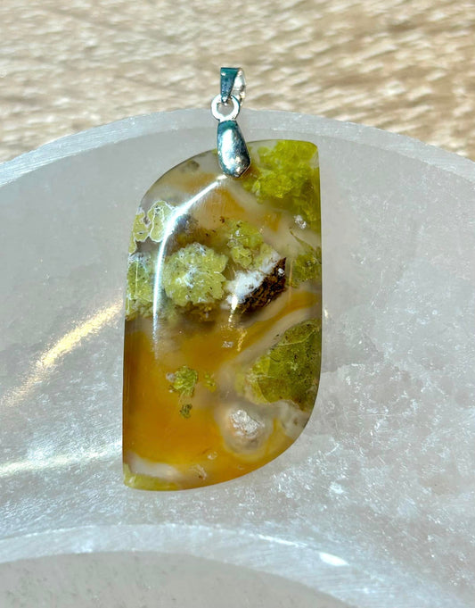 Pendentif en argent 925 d’Opale calcédoine