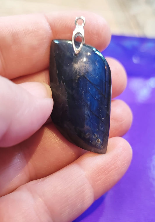 Pendentif de labradorite - bélière en argent 925