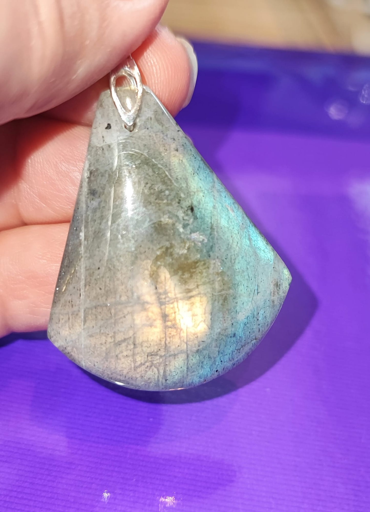 Pendentif en labradorite - bélière en argent 925