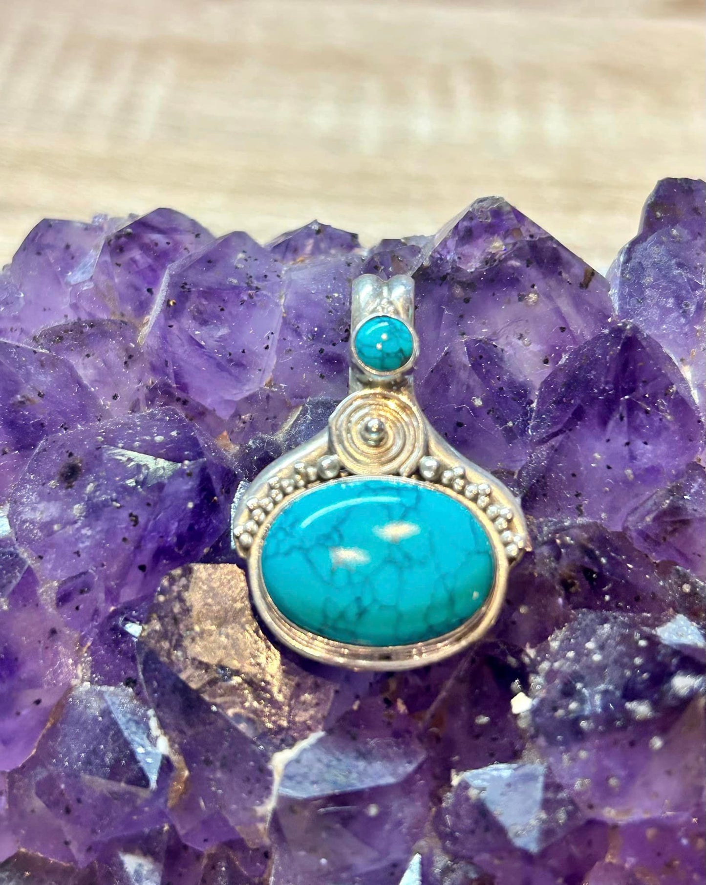 Pendentif en argent et turquoise stabilisée