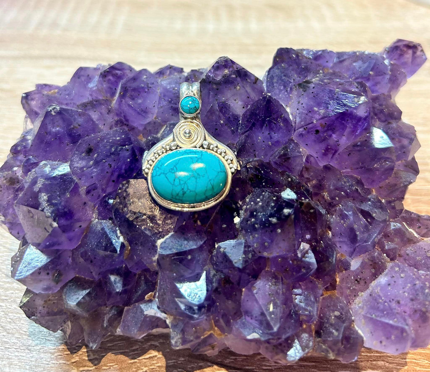 Pendentif en argent et turquoise stabilisée